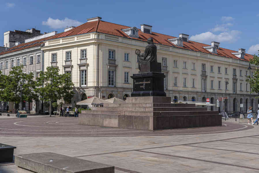 Polonia - Varsovia 127 - monumento a Nicolás Copérnico.jpg